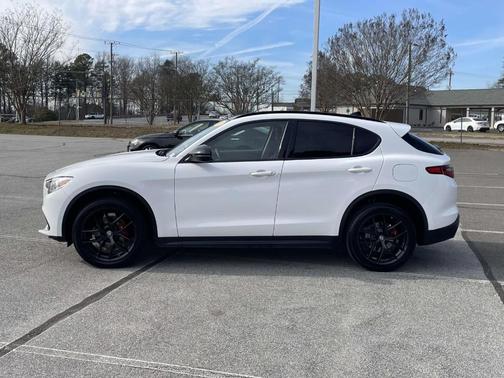 2020 Alfa Romeo Stelvio Base