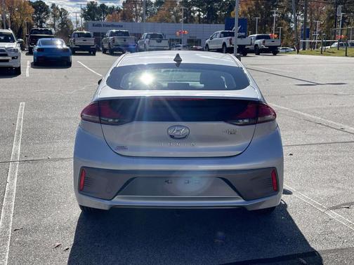 2022 Hyundai IONIQ Hybrid Blue