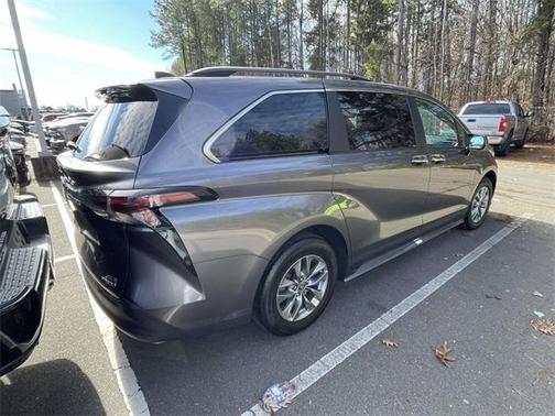 2024 Toyota Sienna XLE