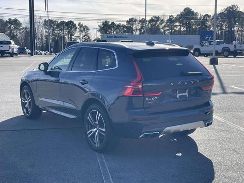 2021 Volvo XC60 T5 Momentum