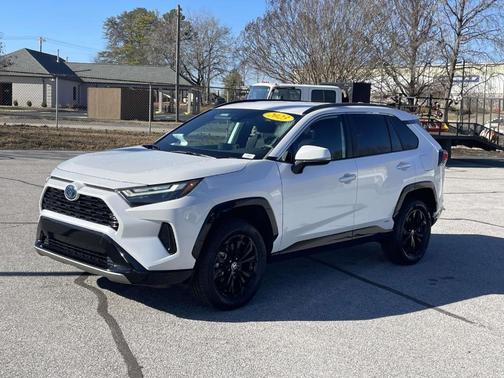 2023 Toyota RAV4 Hybrid SE
