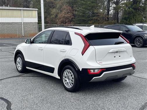 2024 Kia Niro SX
