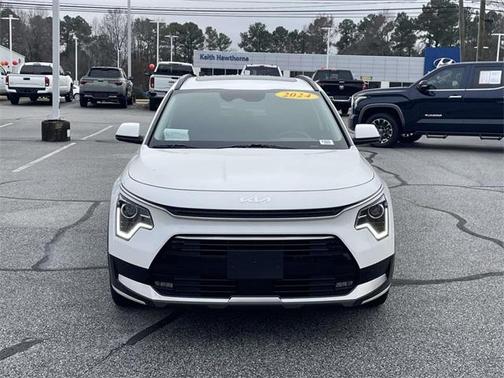 2024 Kia Niro SX