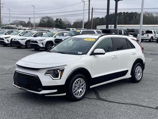 2024 Kia Niro SX