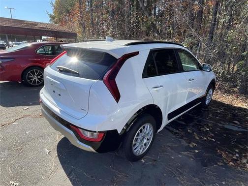 2024 Kia Niro SX