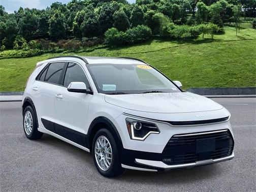 2024 Kia Niro SX