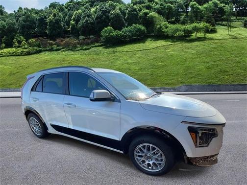 2024 Kia Niro SX