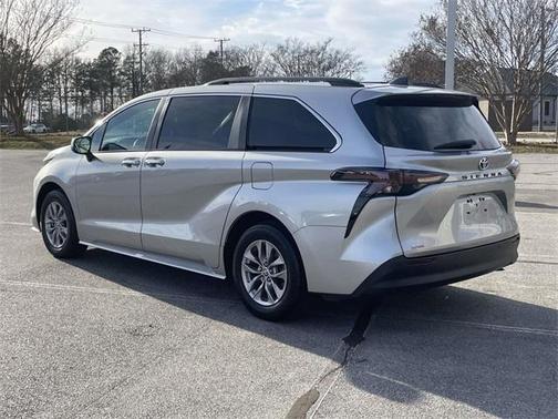2024 Toyota Sienna XLE