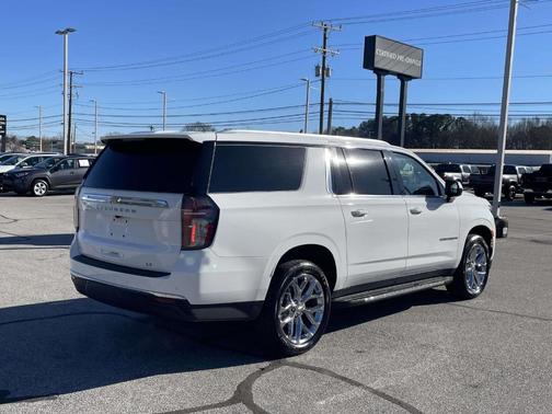 2022 Chevrolet Suburban LT