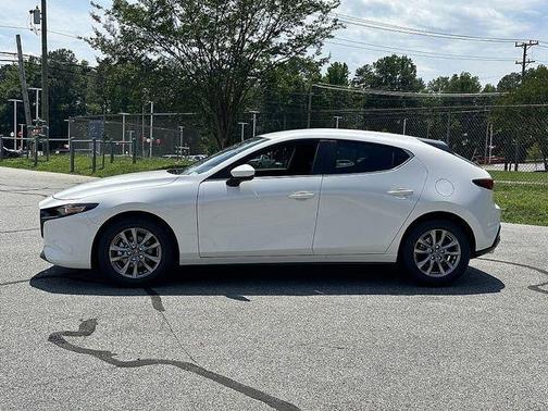 Snowflake White Pearl 2026 Mazda Mazda3 2.5 S