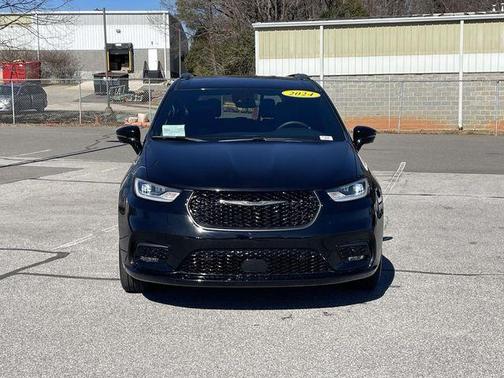 2024 Chrysler Pacifica Touring-L