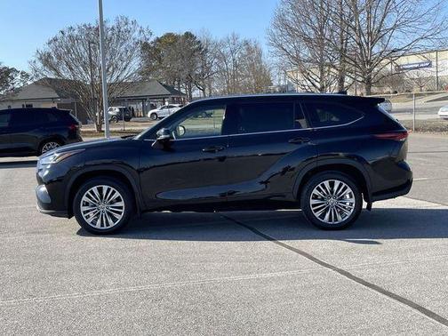 2024 Toyota Highlander Platinum
