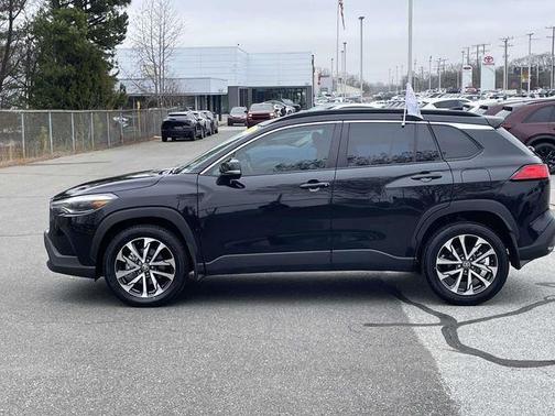 2024 Toyota Corolla Cross XLE