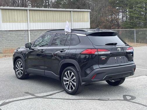2024 Toyota Corolla Cross XLE