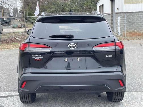 2024 Toyota Corolla Cross XLE