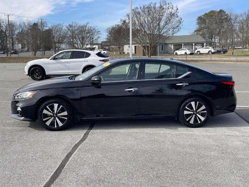 2022 Nissan Altima 2.5 SL