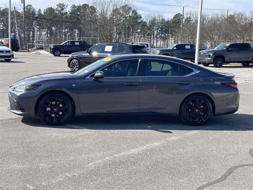 2023 Lexus ES 300h Base