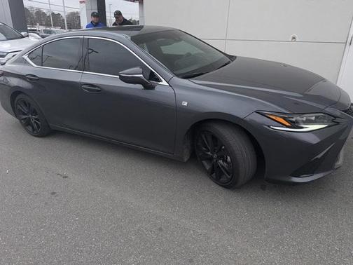 2023 Lexus ES 300h Base