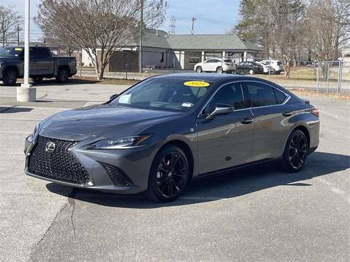 2023 Lexus ES 300h Base