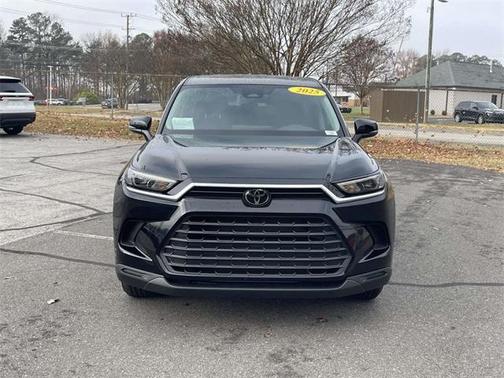 2025 Toyota Grand Highlander LE