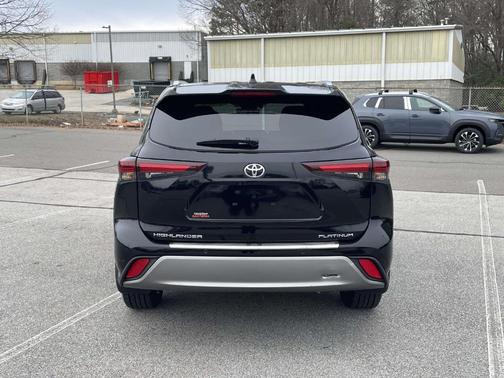 2024 Toyota Highlander Platinum