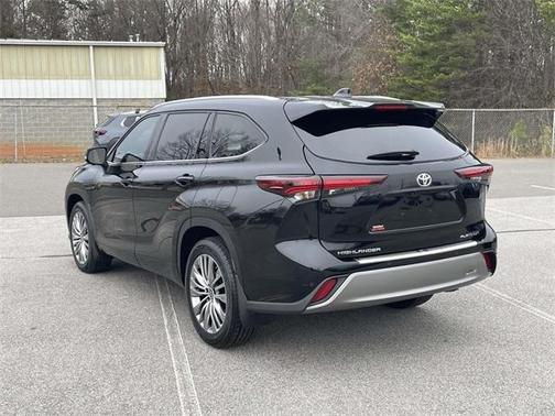 2024 Toyota Highlander Platinum