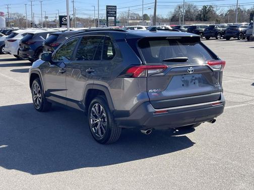2022 Toyota RAV4 Hybrid XLE Premium