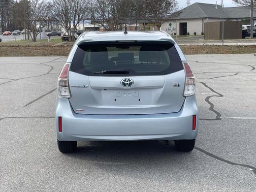 2015 Toyota Prius v Two