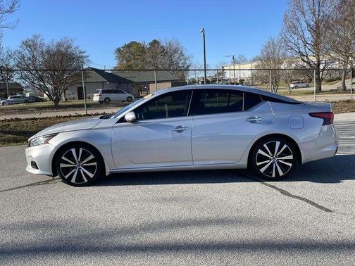 2020 Nissan Altima 2.0 Platinum