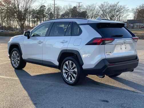 2024 Toyota RAV4 XLE Premium