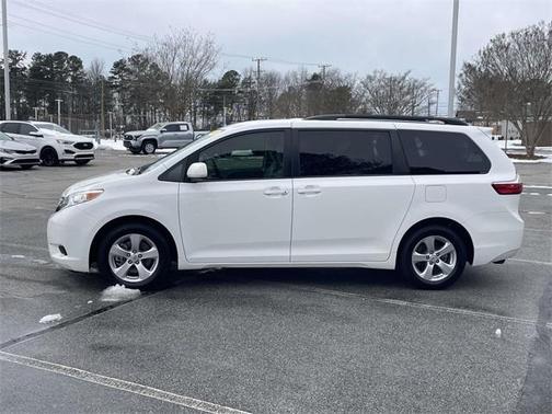 2017 Toyota Sienna LE