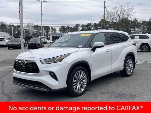 2023 Toyota Highlander Hybrid Platinum