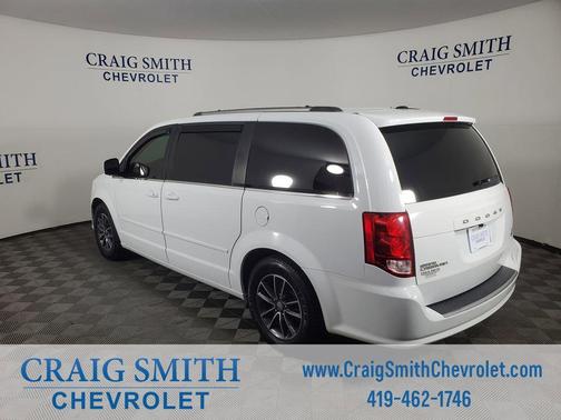 White 2017 Dodge Grand Caravan SXT