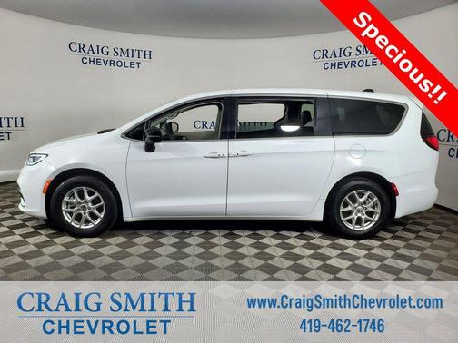 2024 Chrysler Pacifica Touring L