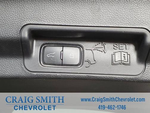 White 2022 Ford Explorer XLT