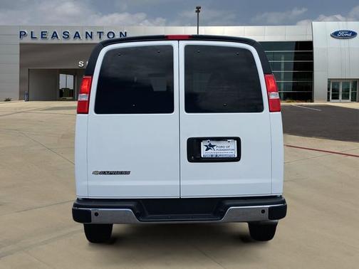 Summit White 2025 Chevrolet Express 3500 LT