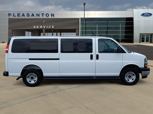 Summit White 2025 Chevrolet Express 3500 LT