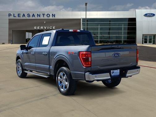CARBONIZED GRAY METALLIC 2022 Ford F-150 XLT
