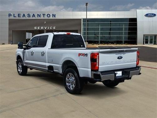 2025 Ford F-350 Lariat Super Duty