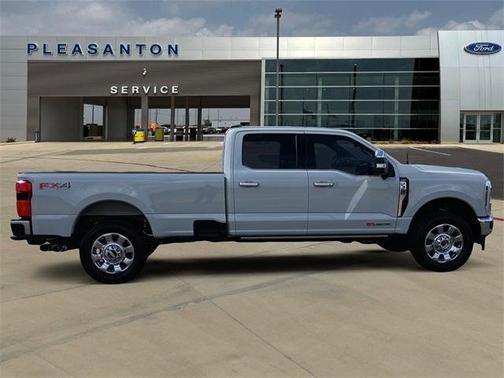 2025 Ford F-350 Lariat Super Duty