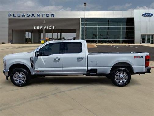2025 Ford F-350 Lariat Super Duty