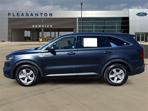 2023 Kia Sorento LX