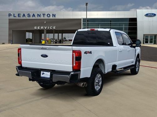 OXFORD WHITE 2024 Ford F-250 LARIAT