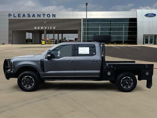 CARBONIZED GRAY 2024 Ford F-250 LARIAT