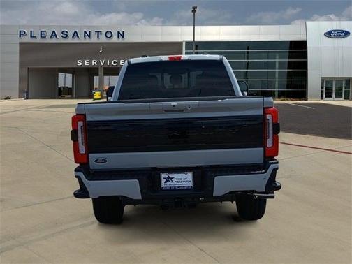 2025 Ford F-250 Platinum