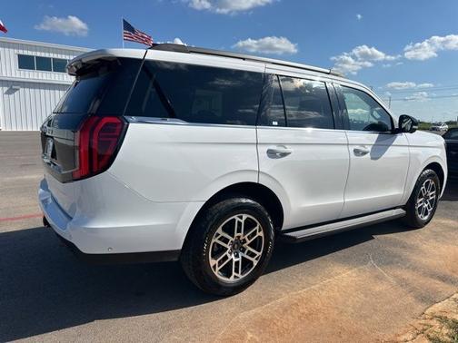 OXFORD WHITE 2025 Ford Expedition ACTIVE