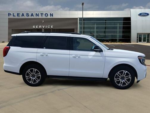 OXFORD WHITE 2025 Ford Expedition ACTIVE