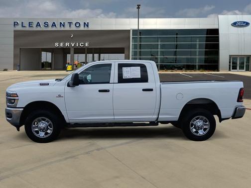 Bright White Clearcoat 2025 RAM 2500 TRADESMAN