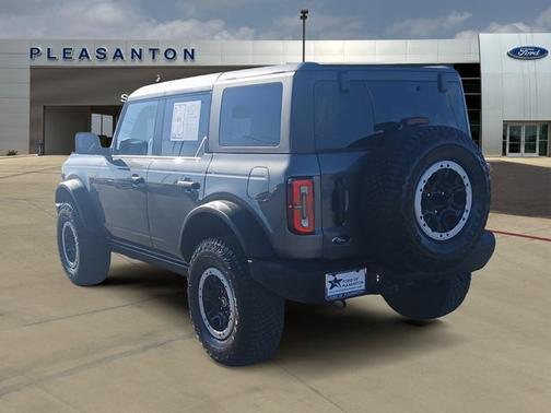 CARBONIZED GRAY METALLIC 2024 Ford Bronco BADLANDS
