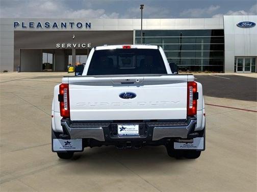 2025 Ford F-350 Lariat Super Duty